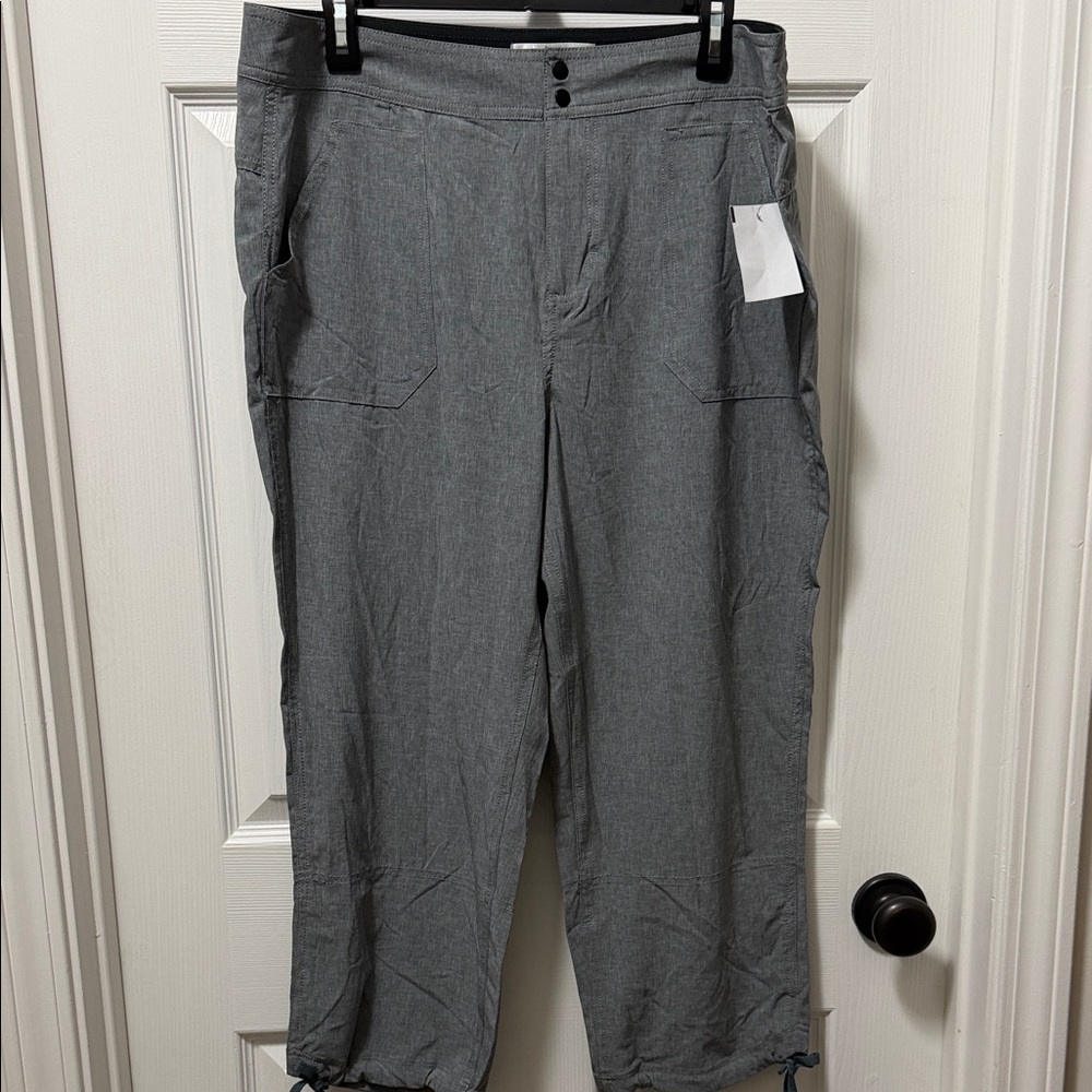 Aventura Women's Cropped Drawstring Hem Pants - Gray